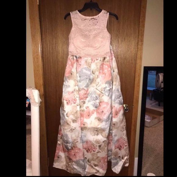 FLORAL PROM DRESS 🌸 - Picture 2 of 7